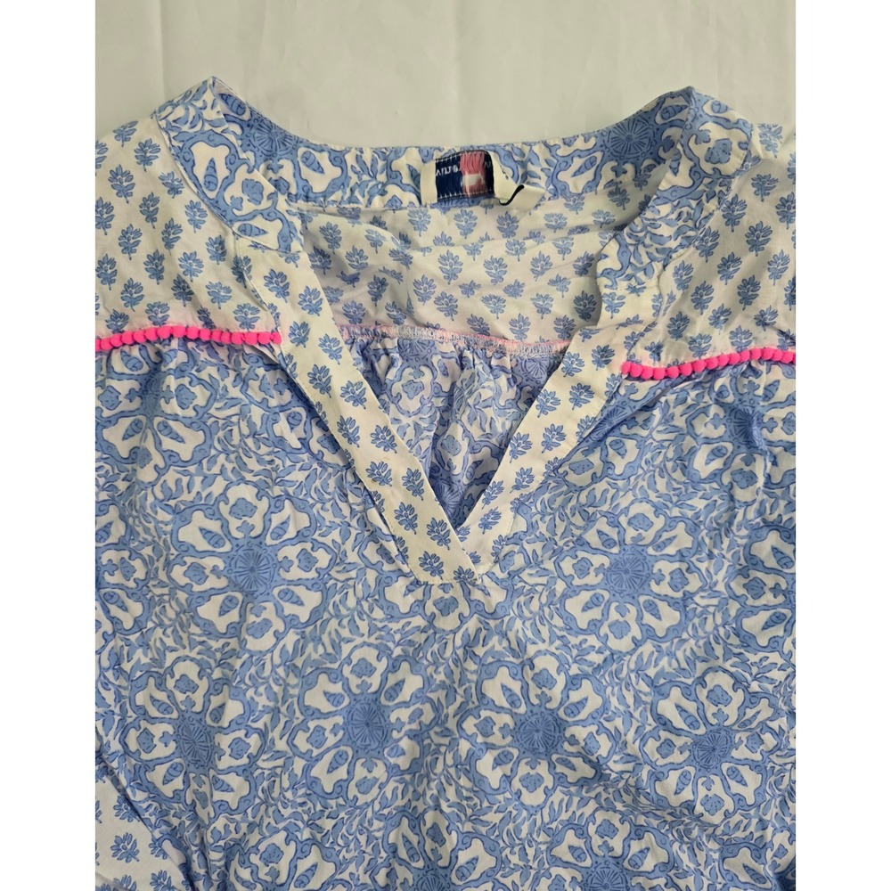 Vineyard Vines Blue White Block Print Pom Pom Trim Blouse Top XS 2K001306 - Picture 6 of 15